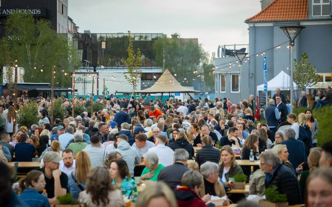 Streetfood, asfaltbal og gravkøer. Sådan gik sommeren i handelsbyerne